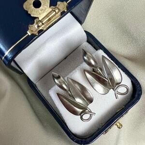 Vintage 50s Silver Tone Screw Back Tulip Flower Mid Century Sculptural Earrings